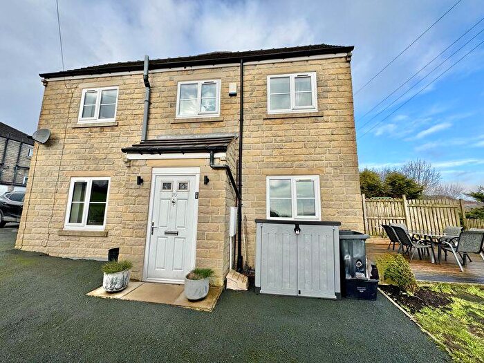 2 Bedroom Terraced House For Sale In Moins Close, Halifax, HX2