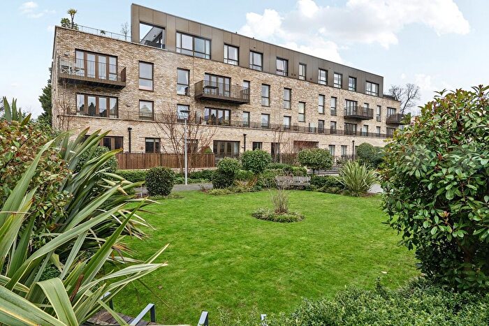 2 Bedroom Flat To Rent In Exeter Place, London, SE26