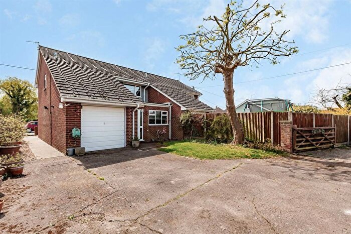 3 Bedroom Semi-Detached House For Sale In Sweechgate, Broad Oak, Canterbury, CT2