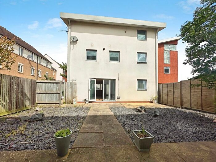 3 Bedroom Flat To Rent In Broad Street, Cambridge, CB23