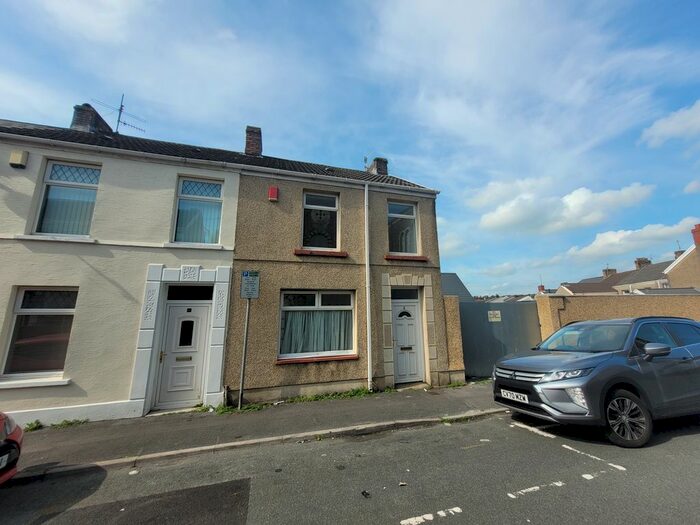 3 Bedroom End Of Terrace House To Rent In Ann Street, Llanelli, SA15