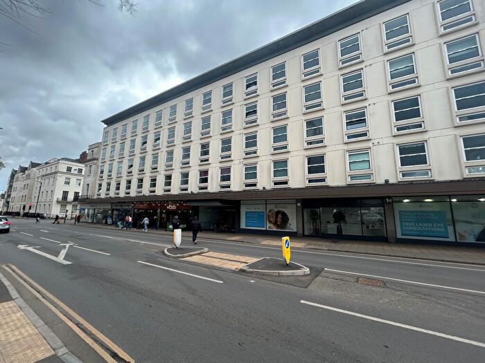 2 Bedroom Apartment To Rent In The Space, Clarendon Avenue, CV32