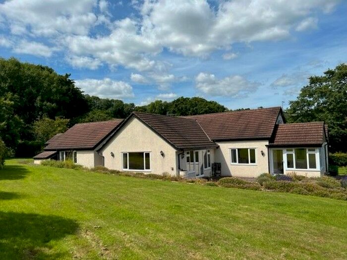 4 Bedroom Bungalow To Rent In Farway, Colyton, EX24