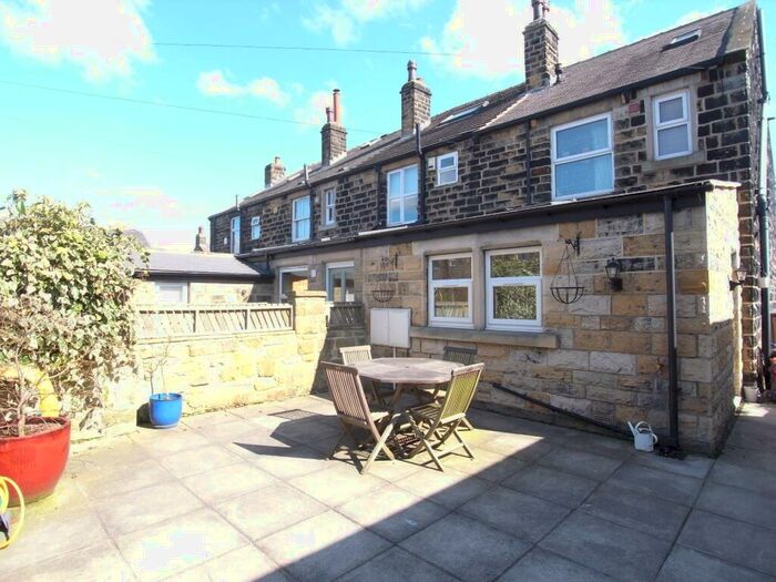3 Bedroom House To Rent In Holywell View, Shadwell, Leeds, West Yorkshire, Uk, LS17