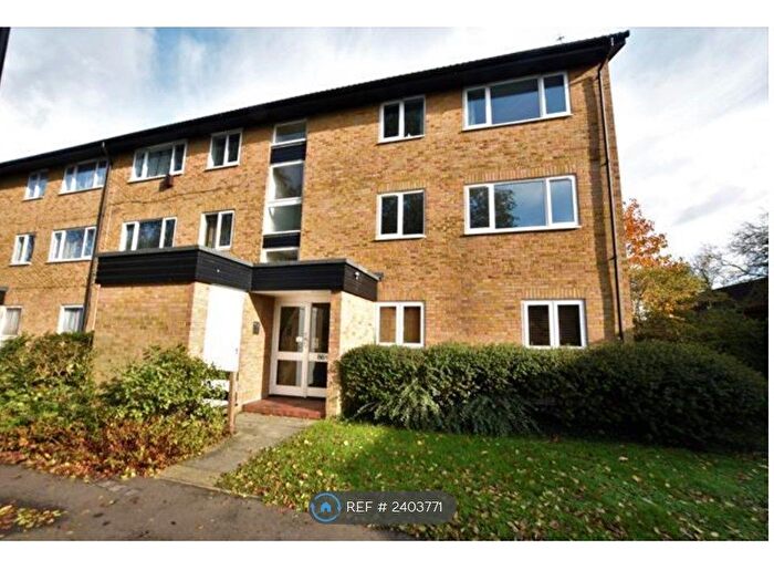 2 Bedroom Flat To Rent In Beagle Close, Feltham, TW13