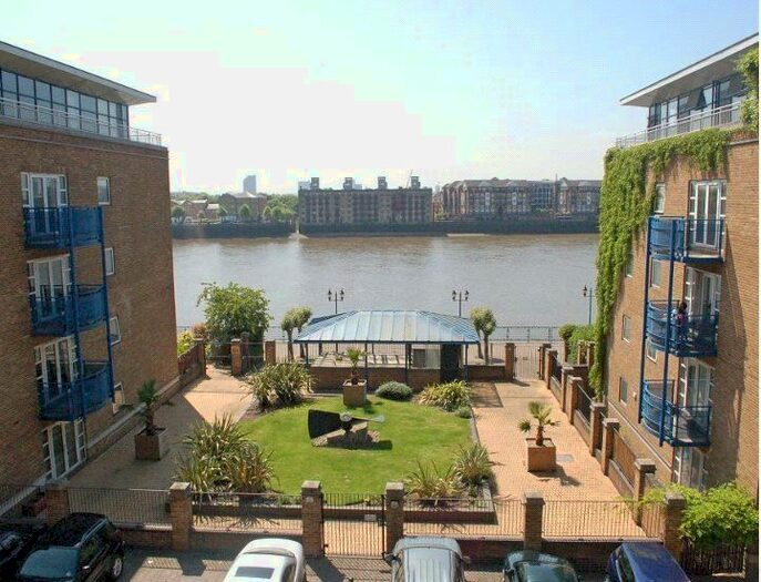 2 Bedroom Flat To Rent In Jardine Road, Wapping, London, E1W