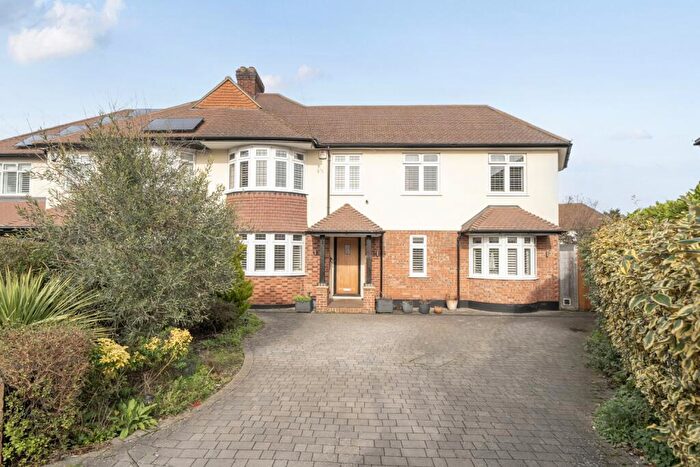 5 Bedroom Semi Detached House For Sale In Dukes Way, West Wickham, Kent, BR4