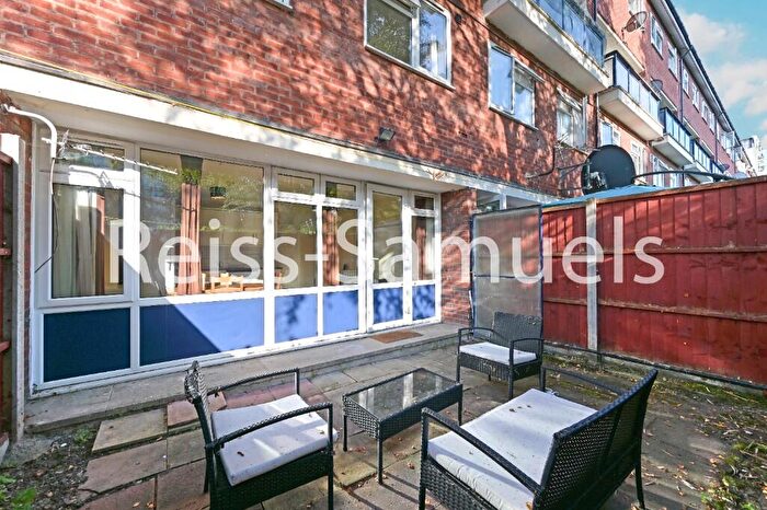 4 Bedroom Maisonette To Rent In Cooks Road, Kennington, Southwark, London, SE17