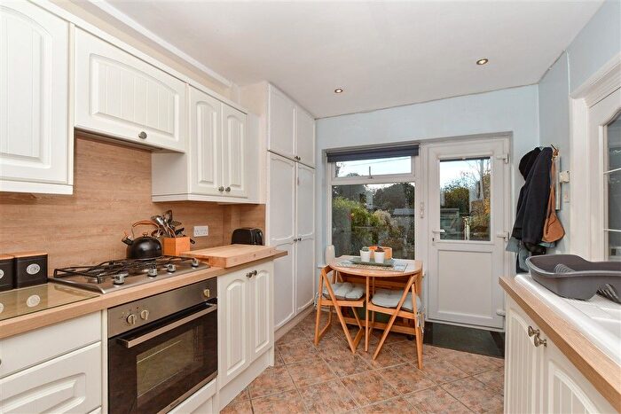 1 Bedroom Flat For Sale In Clare Road, Whitstable, Kent, CT5