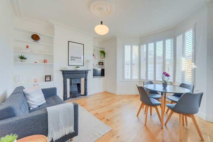 2 Bedroom Flat To Rent In Broadfield Road, Catford, London, SE6