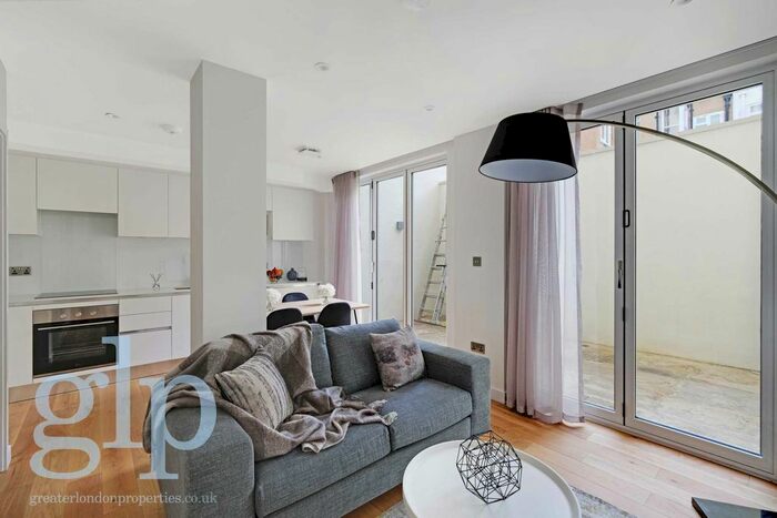 2 Bedroom Flat To Rent In Sussex Gardens, Hyde Park, W2