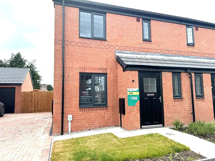 3 Bedroom Semi-Detached House To Rent In Greywillow Drive, Shavington, Crewe, CW2