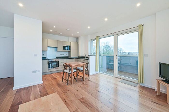 2 Bedroom Flat To Rent In Heath Parade, Colindale, London, NW9