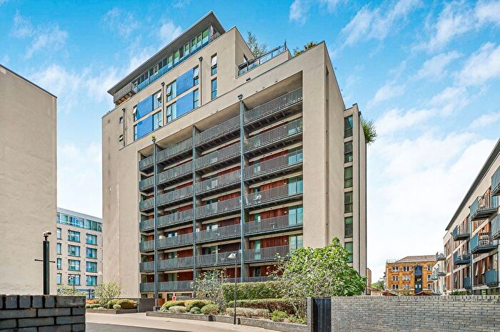 1 Bedroom Detached House To Rent In City Walk, London, SE1