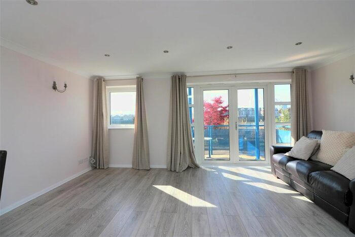 2 Bedroom Flat To Rent In Sirius Building, Jardine Road, E1W