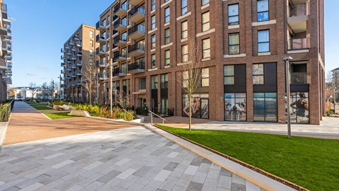 1 Bedroom Flat For Sale In Kenavon Drive, Reading, RG1