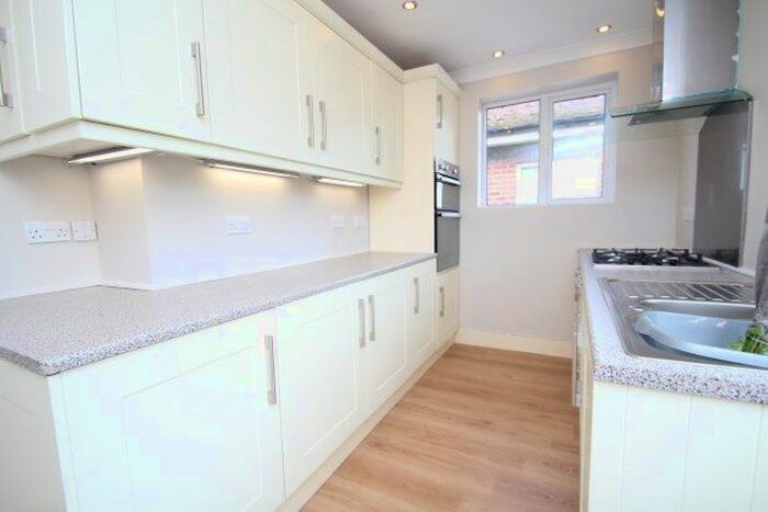 2 Bedroom Maisonette To Rent In Cheston Avenue, Croydon CR0