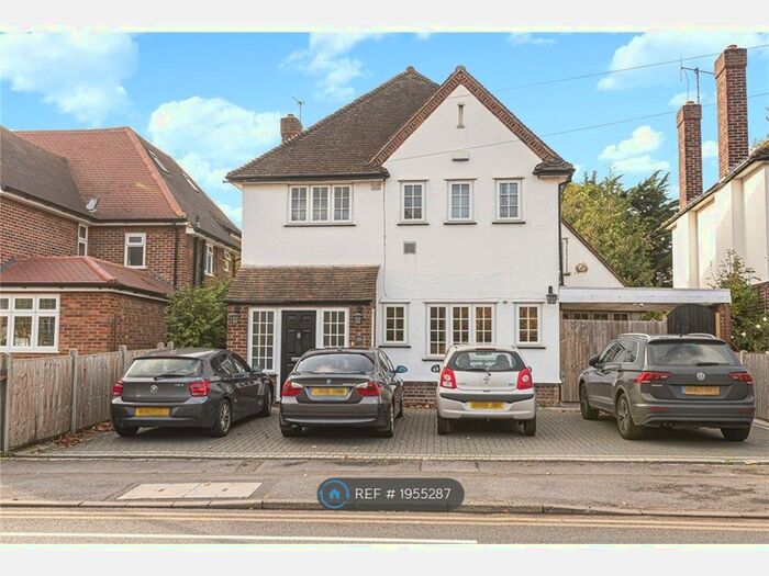 5 Bedroom Detached House To Rent In Park Road, Uxbridge, UB8