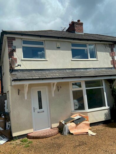 3 Bedroom Semi-Detached House To Rent In The Crest, Birmingham, West Midlands, B31