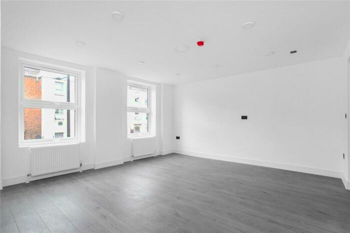 3 Bedroom Apartment To Rent In Birkbeck Mews, London, E8