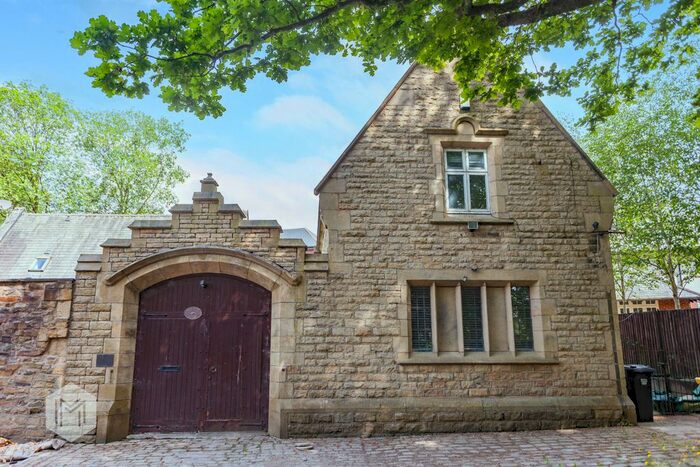 5 Bedroom Cottage To Rent In Heaton Grange, Bolton, Greater Manchester, BL1