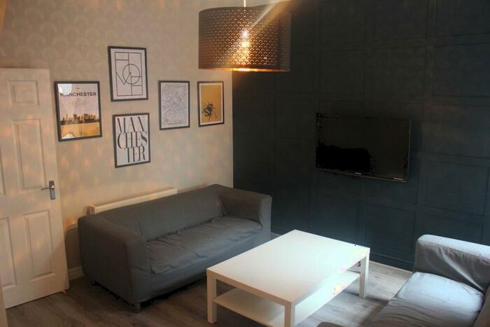 8 Bedroom House To Rent In Fairbank Avenue Manchester, M14