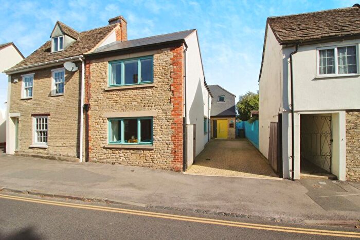4 Bedroom Semi-Detached House To Rent In Calcutt Street, Cricklade, SN6