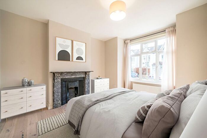 4 Bedroom Property To Rent In Gassiot Road, Tooting, SW17