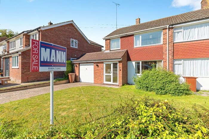 3 Bedroom House For Sale In The Glebe, Cuxton, Rochester, Kent, ME2