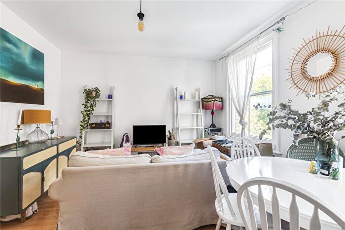 1 Bedroom Apartment To Rent In Scrutton Street, Shoreditch, London, EC2A