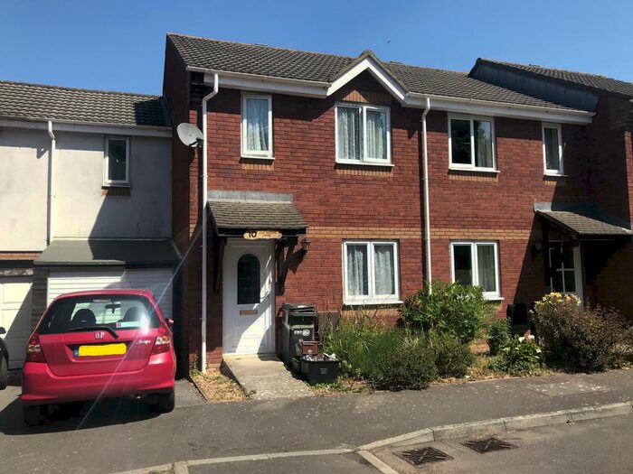 3 Bedroom House To Rent In Yeovil, BA21