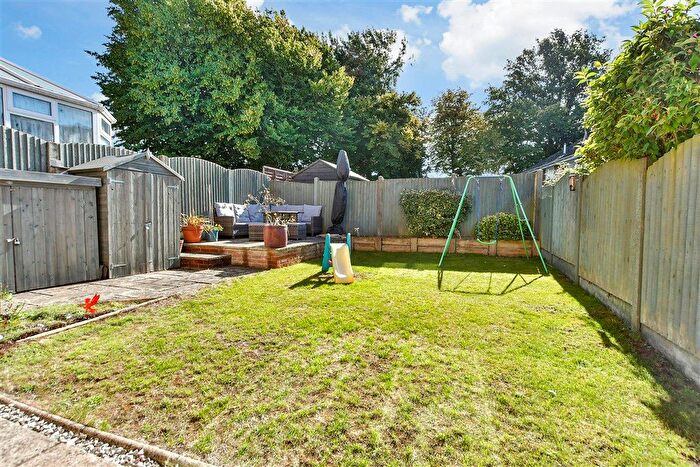 4 Bedroom Semi-detached House For Sale In Oakleigh Close, Walderslade, Chatham, Kent, ME5