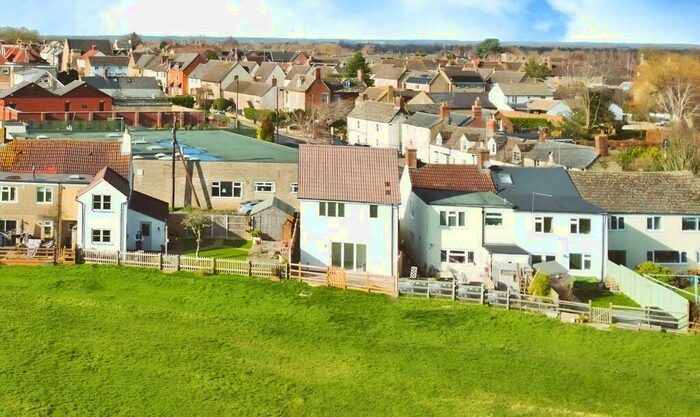 2 Bedroom Detached House For Sale In Spital Lane, Cricklade, Swindon, SN6