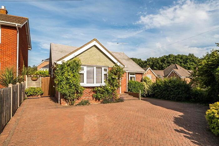 3 Bedroom Detached Bungalow For Sale In Bye Road, Swanwick, Southampton, SO31