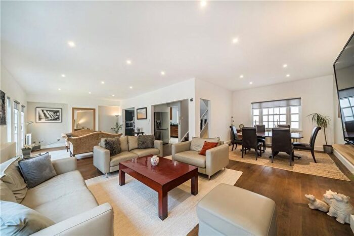 5 Bedroom Flat To Rent In Eaton Mews North, London, SW1X