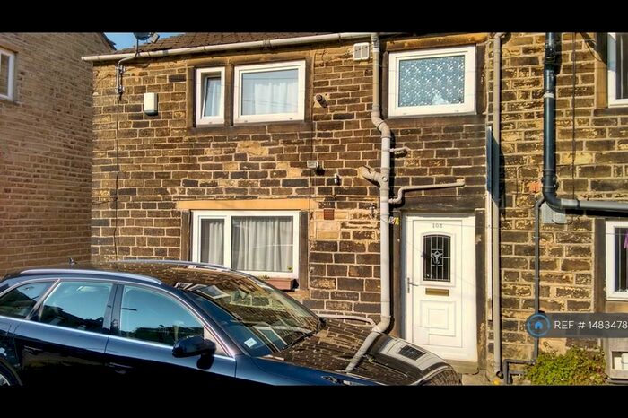 2 Bedroom End Of Terrace House To Rent In Acre Street, Huddersfield, HD3