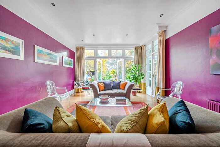 6 Bedroom Detached House For Sale In Cecil Road, Enfield, EN2