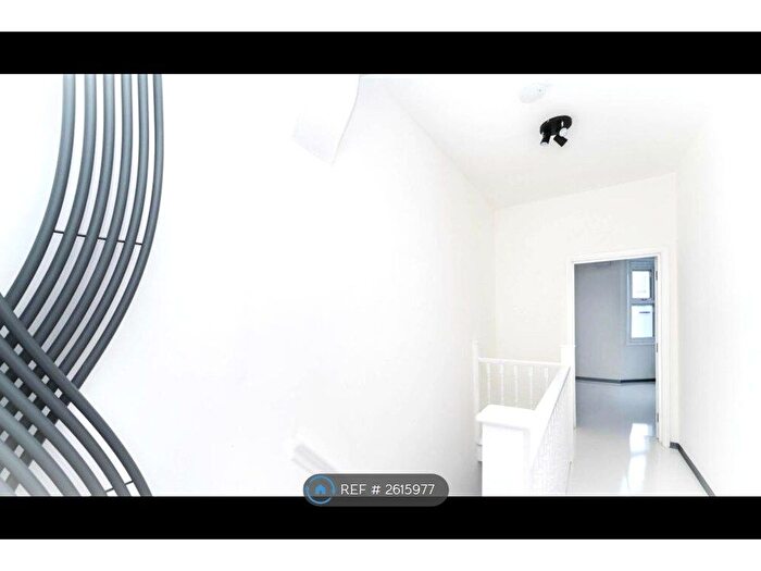 1 Bedroom Flat To Rent In Seaford Road, West Ealing, W13