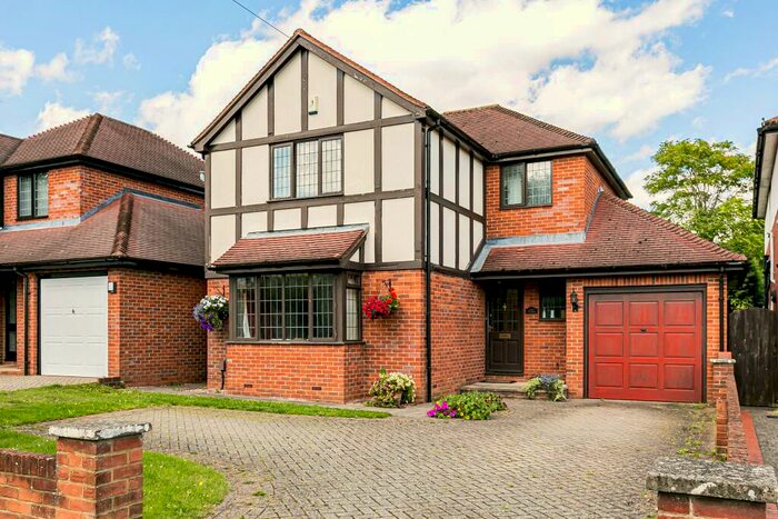 3 Bedroom Detached House To Rent In Watford Road, Chiswell Green, AL2