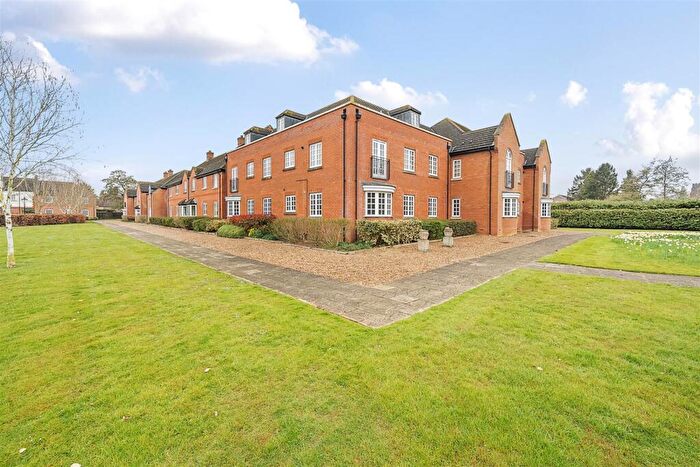 2 Bedroom Apartment For Sale In Reffield Close, Towcester, NN12