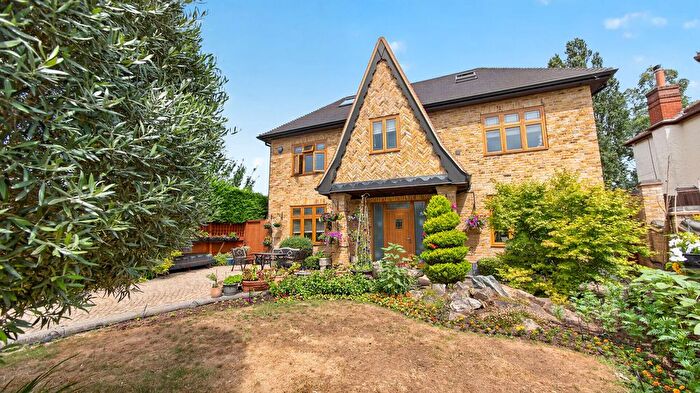 6 Bedroom Detached House For Sale In Hill House Avenue, Stanmore, HA7