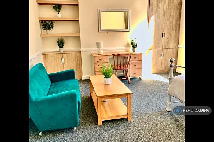 3 Bedroom Flat To Rent In Digby Chambers, Bournemouth, BH1