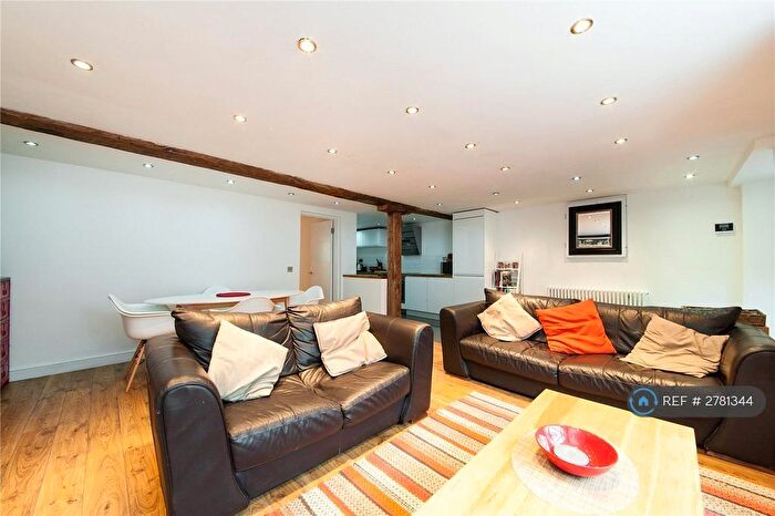 2 Bedroom Flat To Rent In Barnsbury Road, London, N1