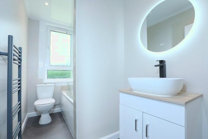 2 Bedroom Flat To Rent In Laurelbank Road, Chryston, North Lanarkshire, G69