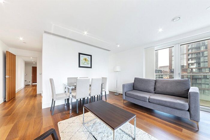 3 Bedroom Apartment To Rent In Lincoln Plaza, London, E14