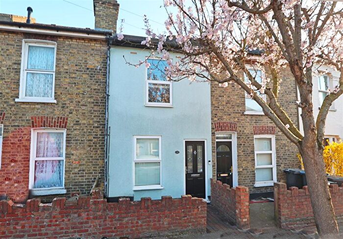 2 Bedroom Terraced House To Rent In Bynes Road, South Croydon, CR2