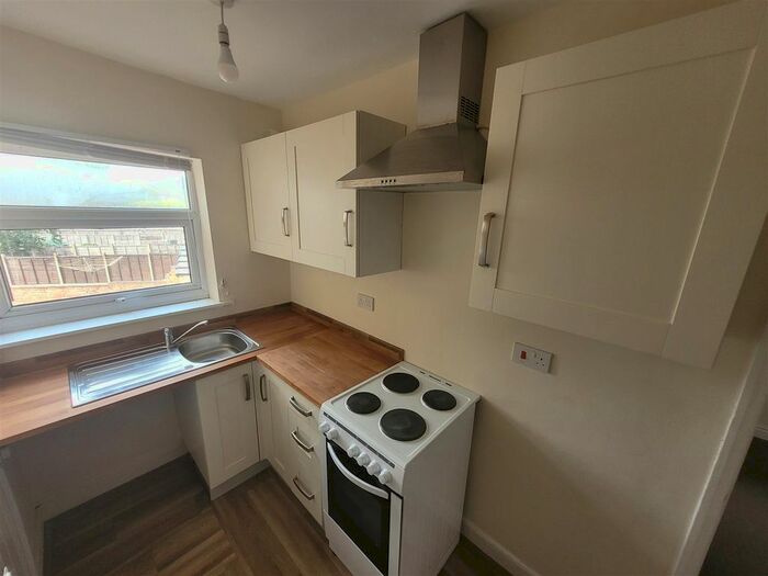 2 Bedroom Flat To Rent In Forest Road, Hugglescote, Coalville, LE67