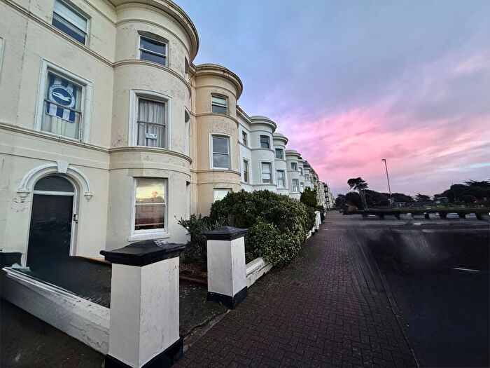 3 Bedroom Flat To Rent In South Terrace, Littlehampton, West Sussex, BN17