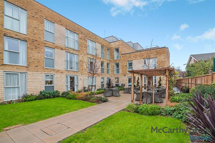 1 Bedroom Property For Sale In Walnut Tree Place, Goring Street, Goring-By-Sea, BN12