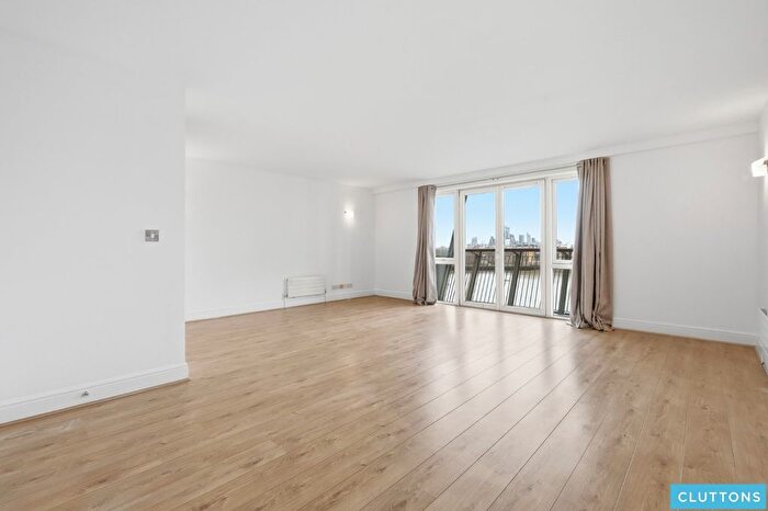 2 Bedroom Flat For Sale In Pierpoint Building, Westferry Road, London, E14